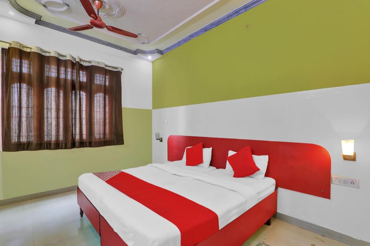 Oyo 82407 K Shree Guest House Varanasi Bagian luar foto